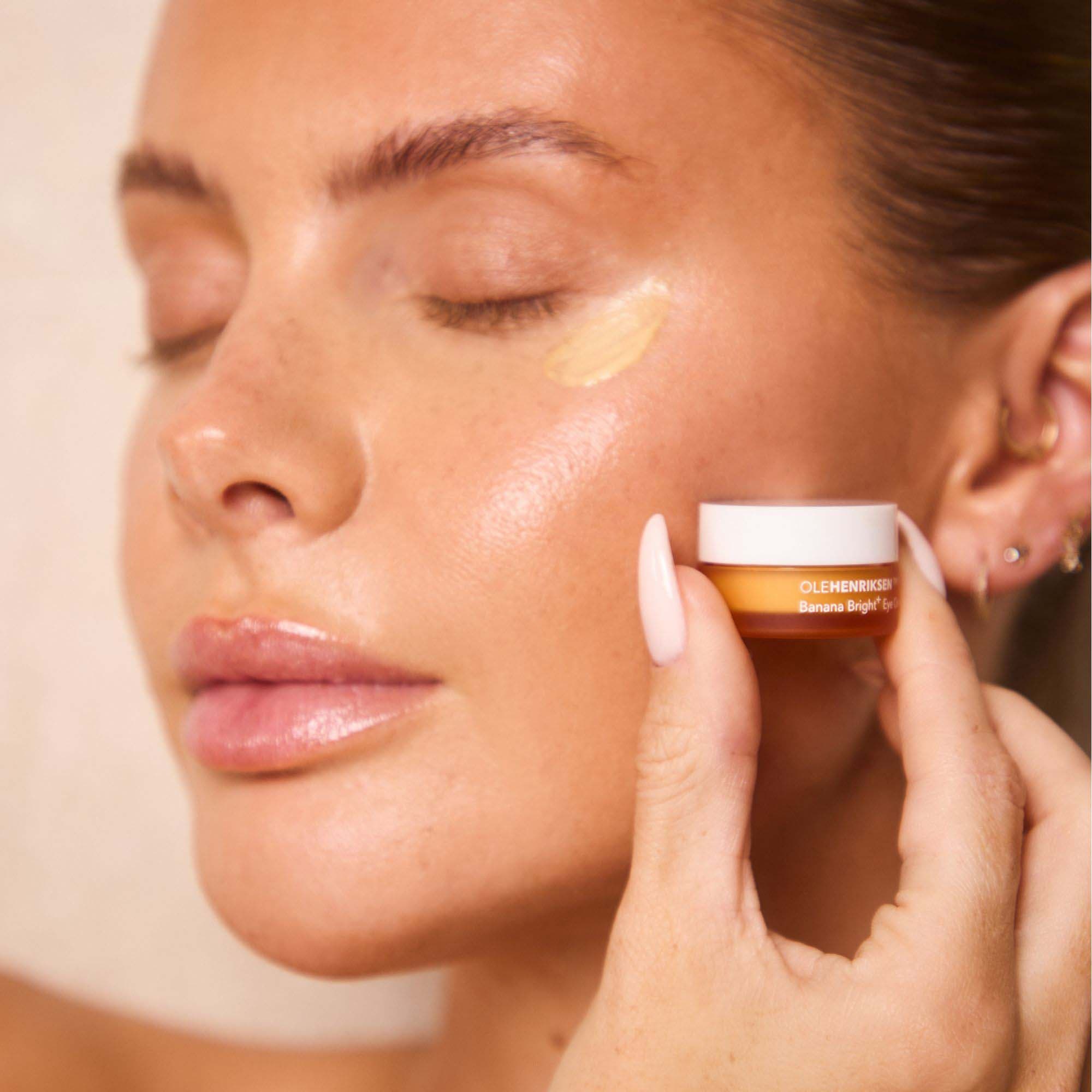 Exclusive OLEHENRIKSEN x Perrie Sian Skin Saviours Bundle — view 8