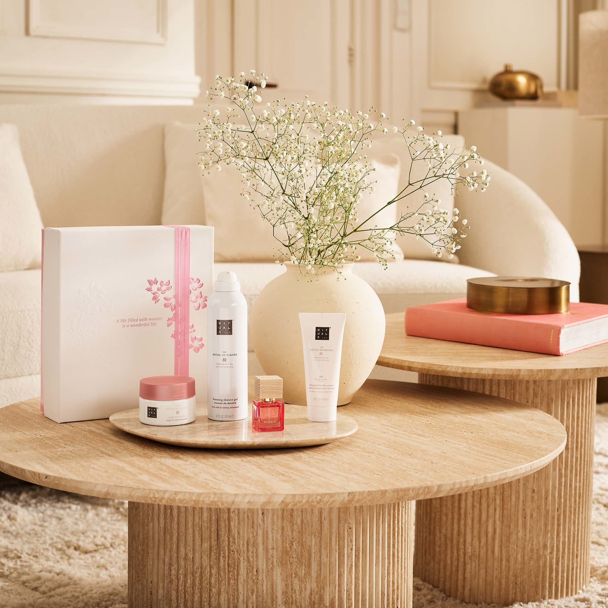 RITUALS The Ritual of Sakura Rice Milk & Cherry Blossom Bath & Body Medium Gift Set (Worth £52.30) — view 4